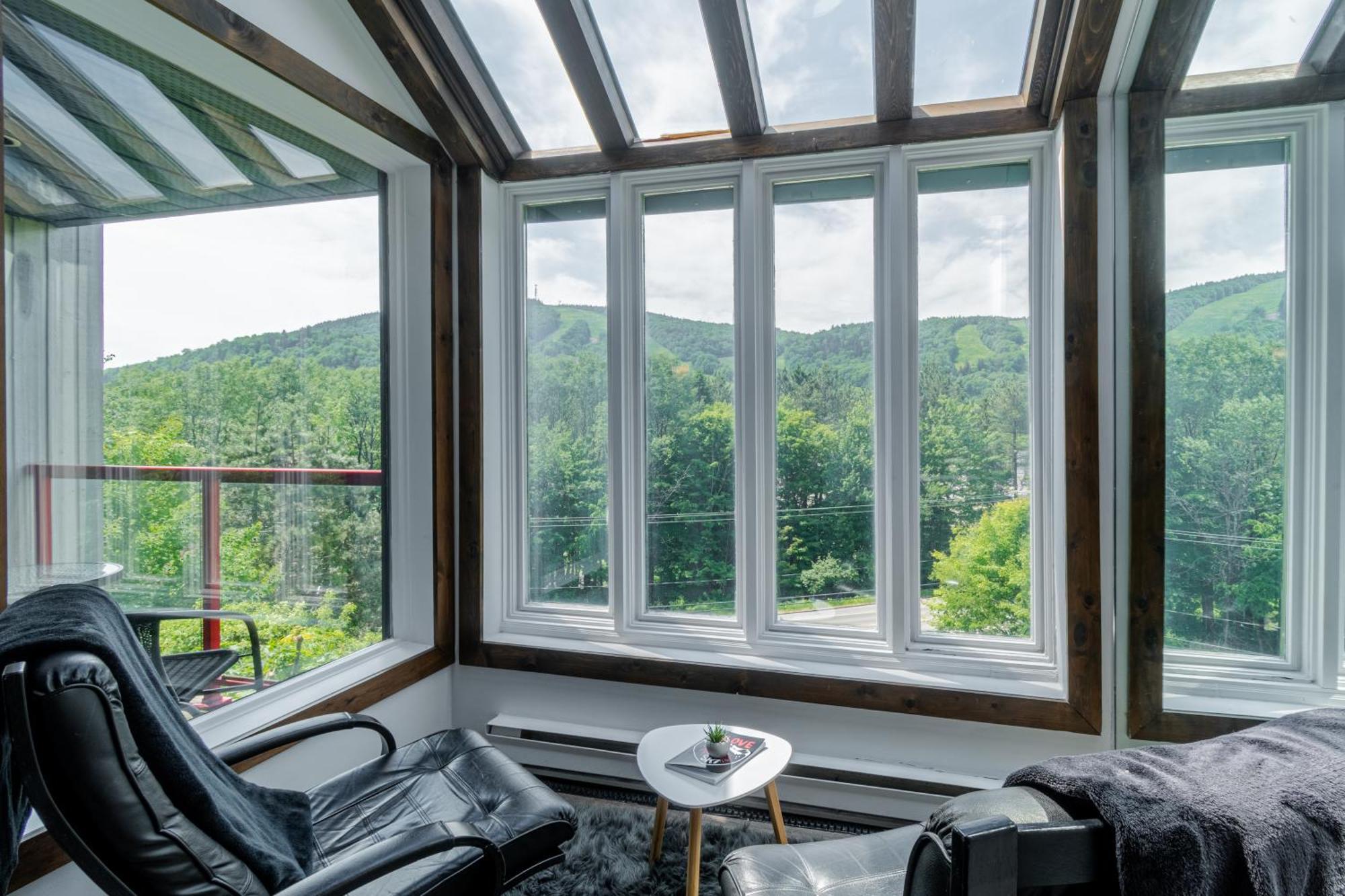 Superbe Condo Face Aux Pentes De Ski Stoneham!!! 외부 사진