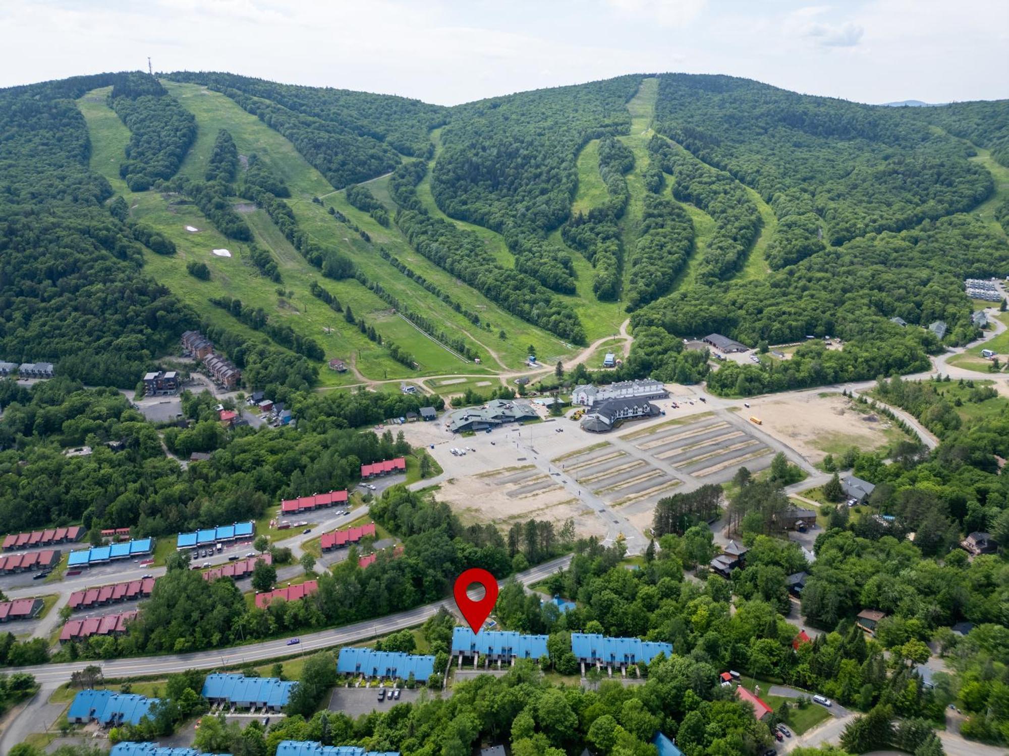 Superbe Condo Face Aux Pentes De Ski Stoneham!!! 외부 사진